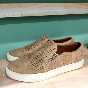 Report Suede Slip on Shoes sz 7